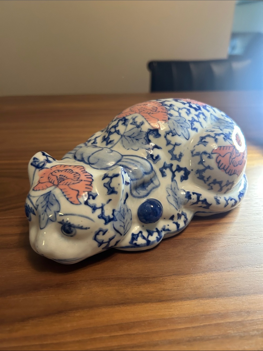 Vintage Porcelain Cat Figurine Blue Pink 
Chinoiserie - Picture 4 of 9